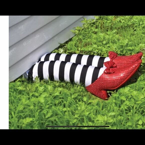 HALLOWEEN TRICKS AND TREATS FOR ALL MY WITCHES AND GOBLINS.See description below - Picture 4 of 13